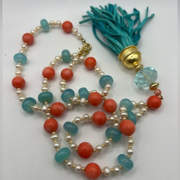 Pearl and coral beads mala - Picture 4 of 17
